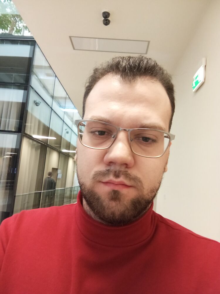  53620260  Mikhail, 27 ,    