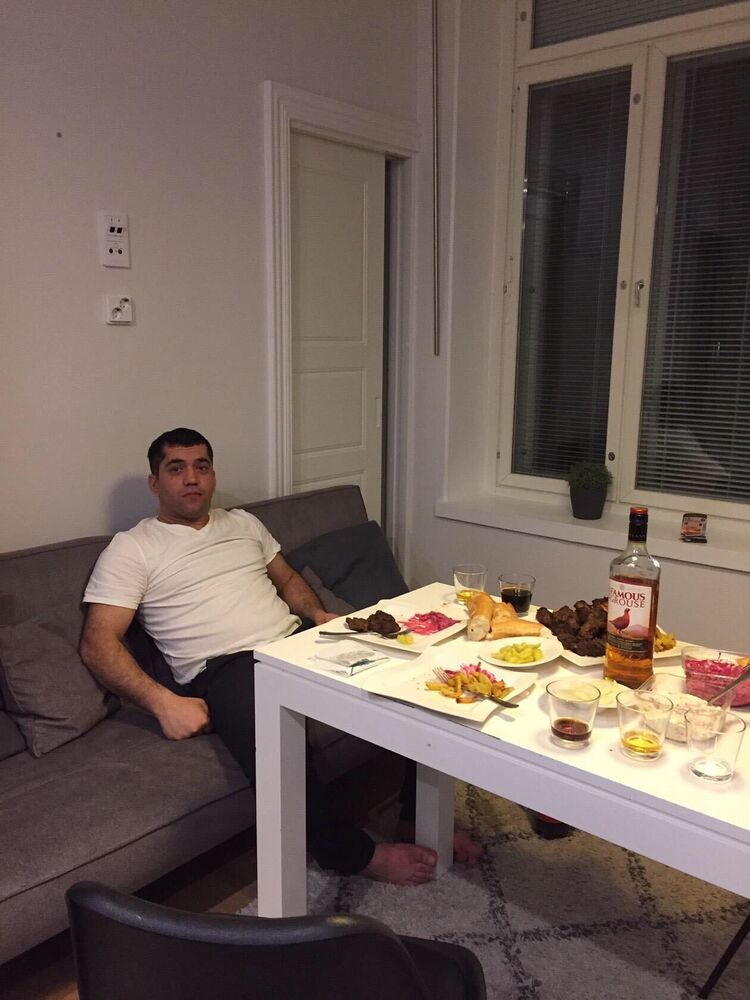  30273470  Sukhrob, 37 ,    Aalden
