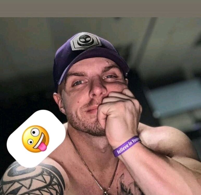  47154820  Robert, 27 ,    Abeokuta