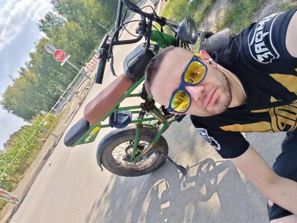  45351400  Roman, 29 ,    Gliwice