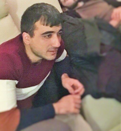  46378200  Artur, 29 ,    