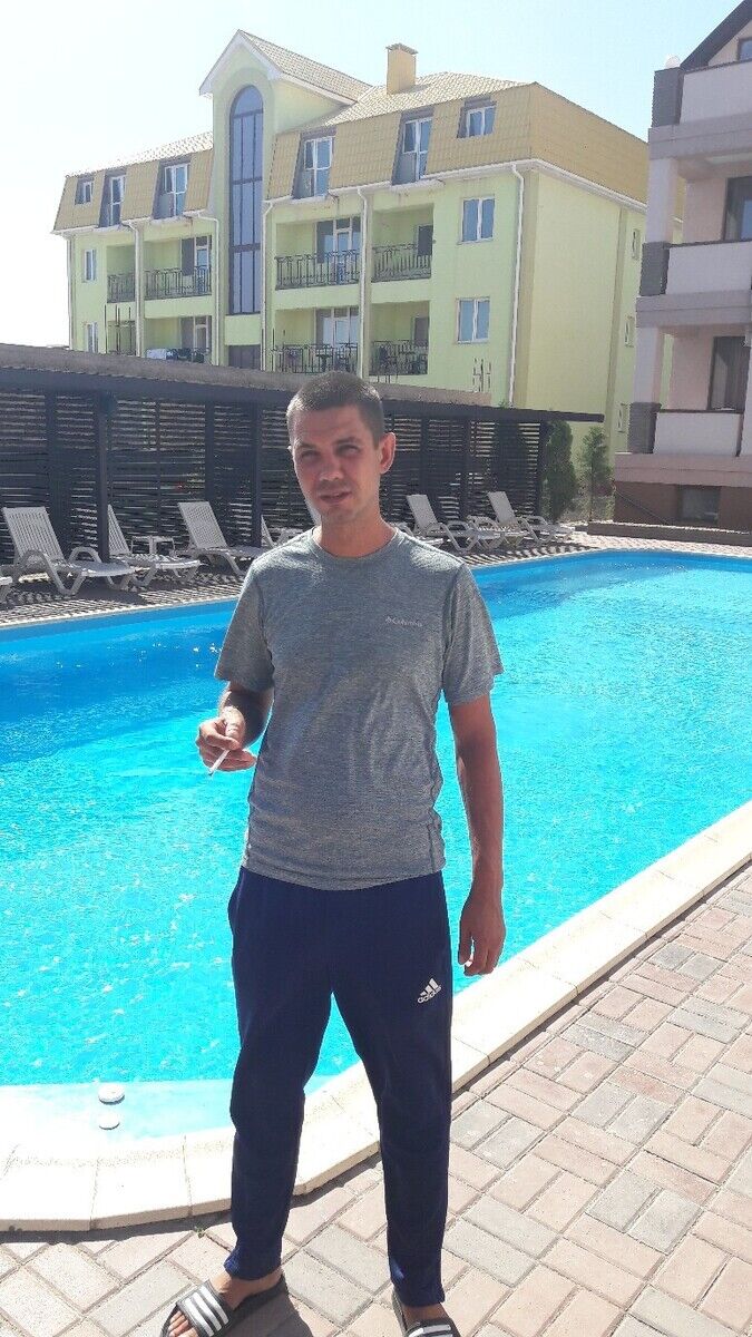  ,   Denis, 43 ,   ,   , c 