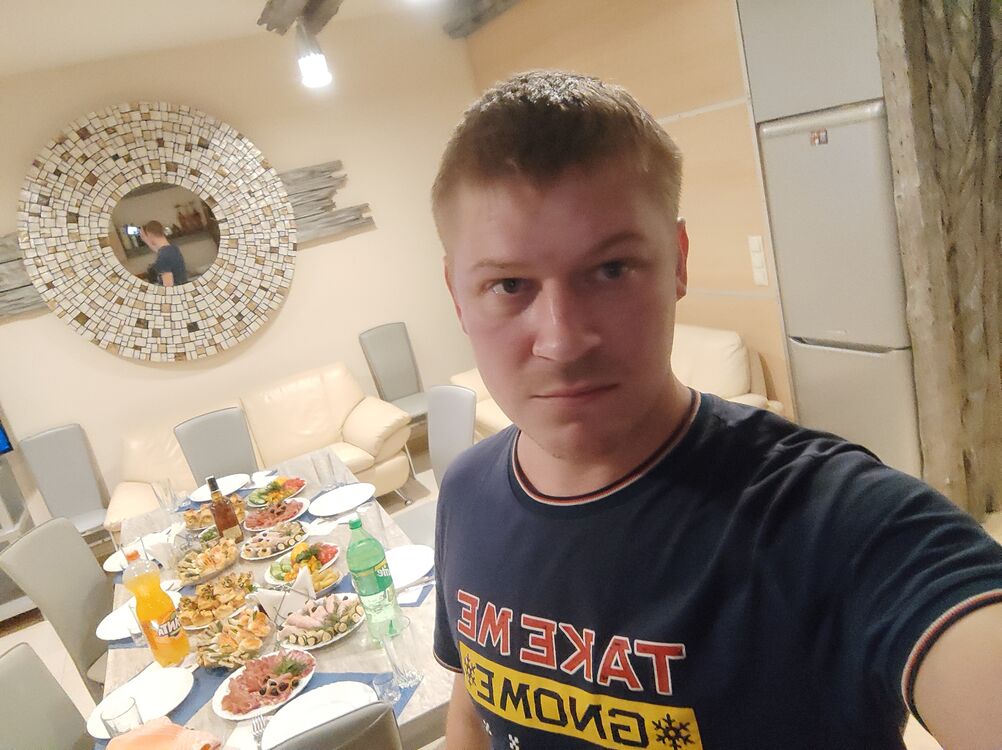  41255890  Andrei, 36 ,    