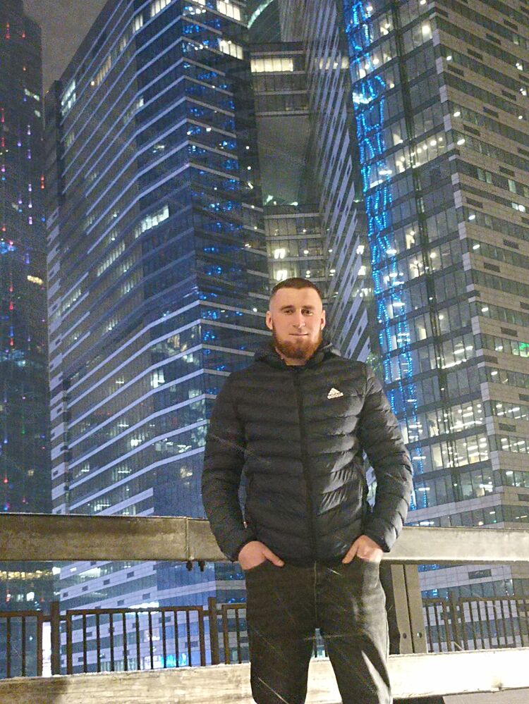  ,   Artem, 21 ,   ,   , c , 