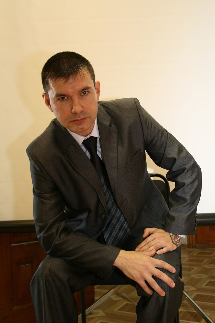  24809860  SLAVAN, 48 ,    