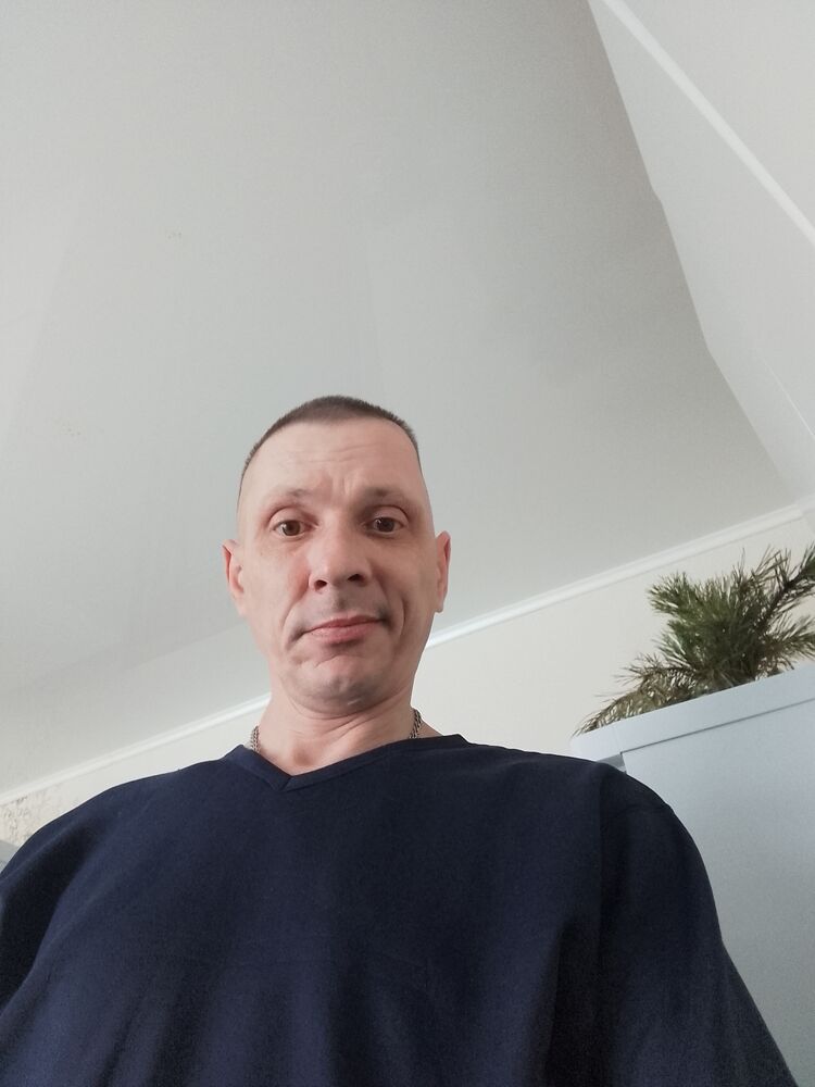  32212120  Vladimir, 41 ,    