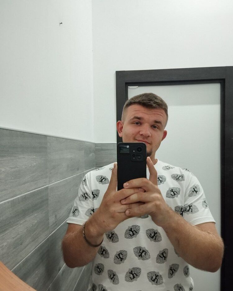  50494810  Oleg, 21 ,    
