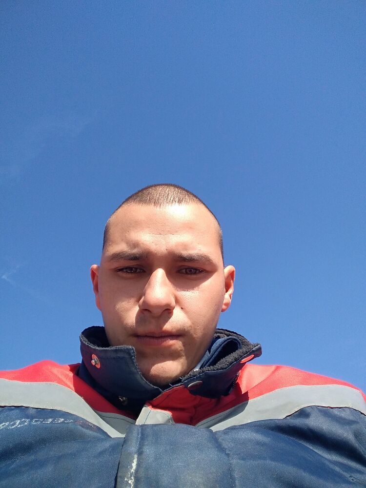  38640590  Igor, 27 ,    