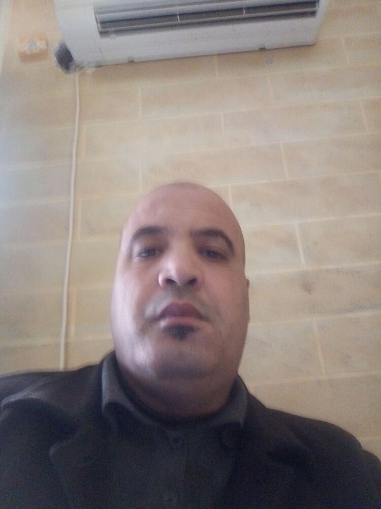  ,   Adel, 48 ,   ,   , c 
