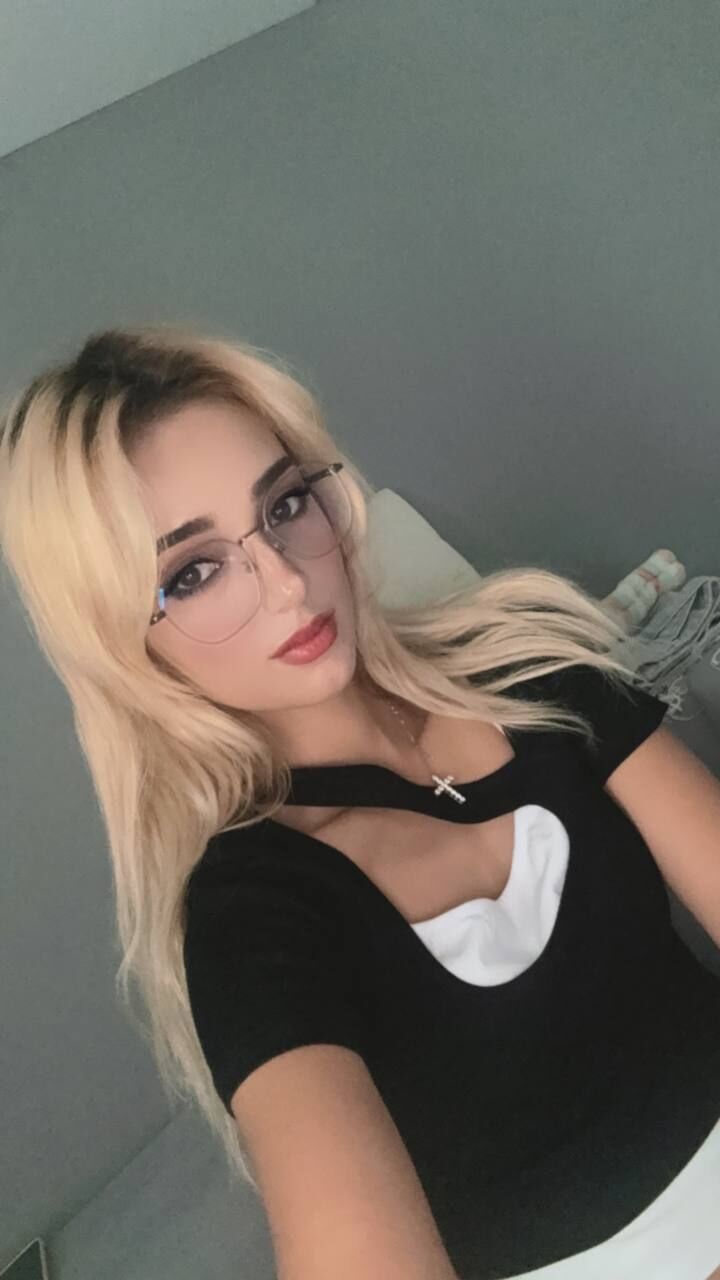  Newton,   Zara, 33 ,   ,   