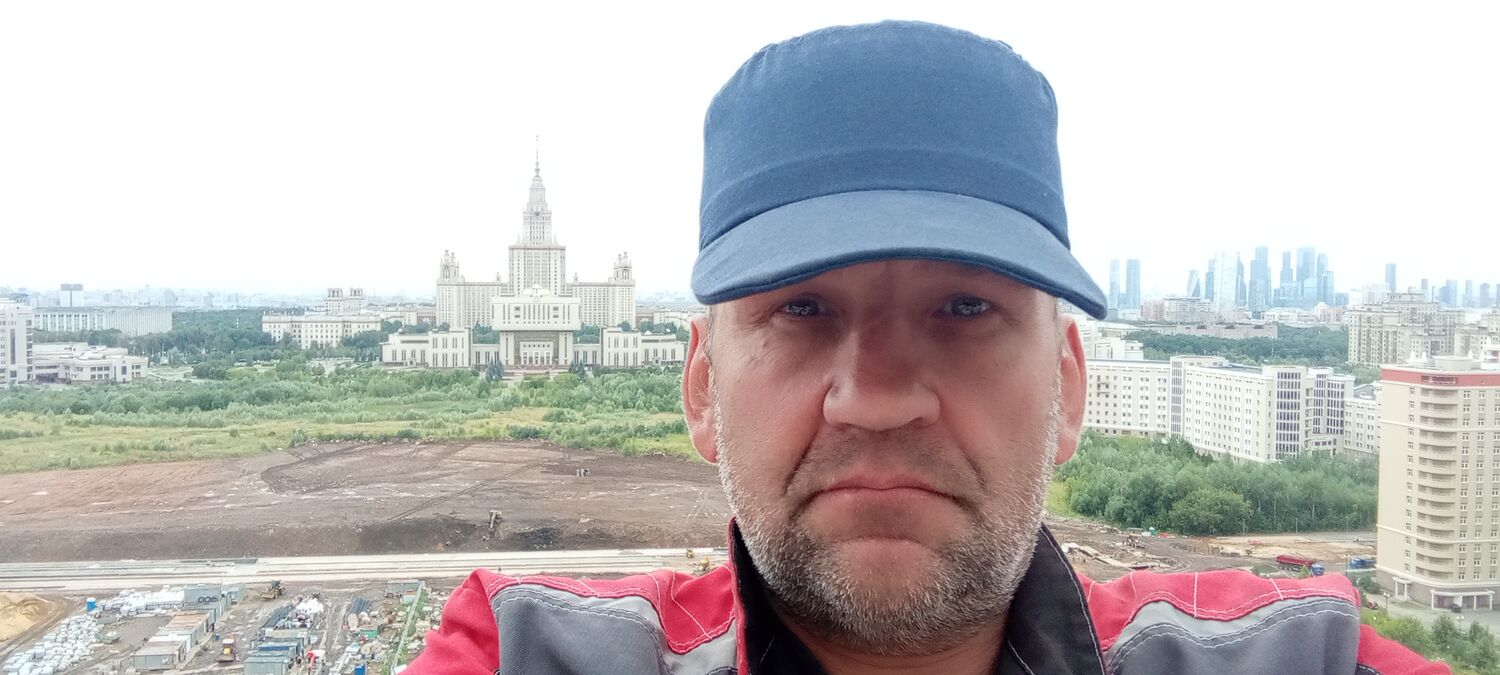  46725730  Oleg, 47 ,    