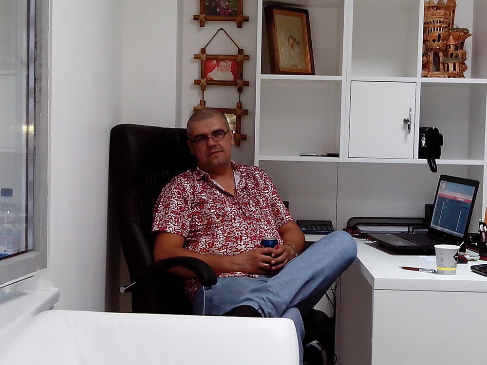  4155950  Danik, 49 ,    