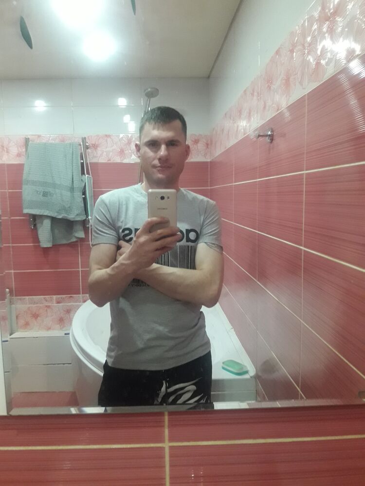  ,   Pavel, 32 ,   ,   , c 