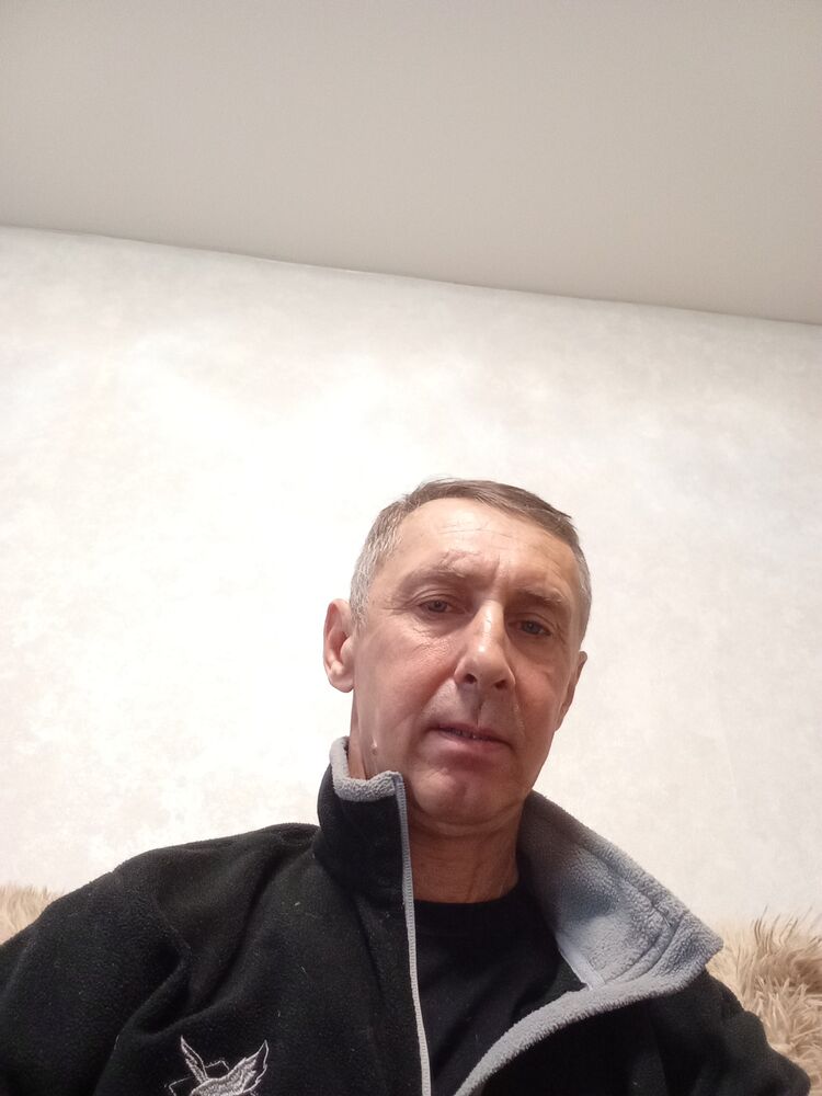  50579320  Konstantin, 55 ,    