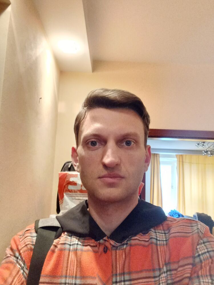  35307290  Anton, 39 ,    