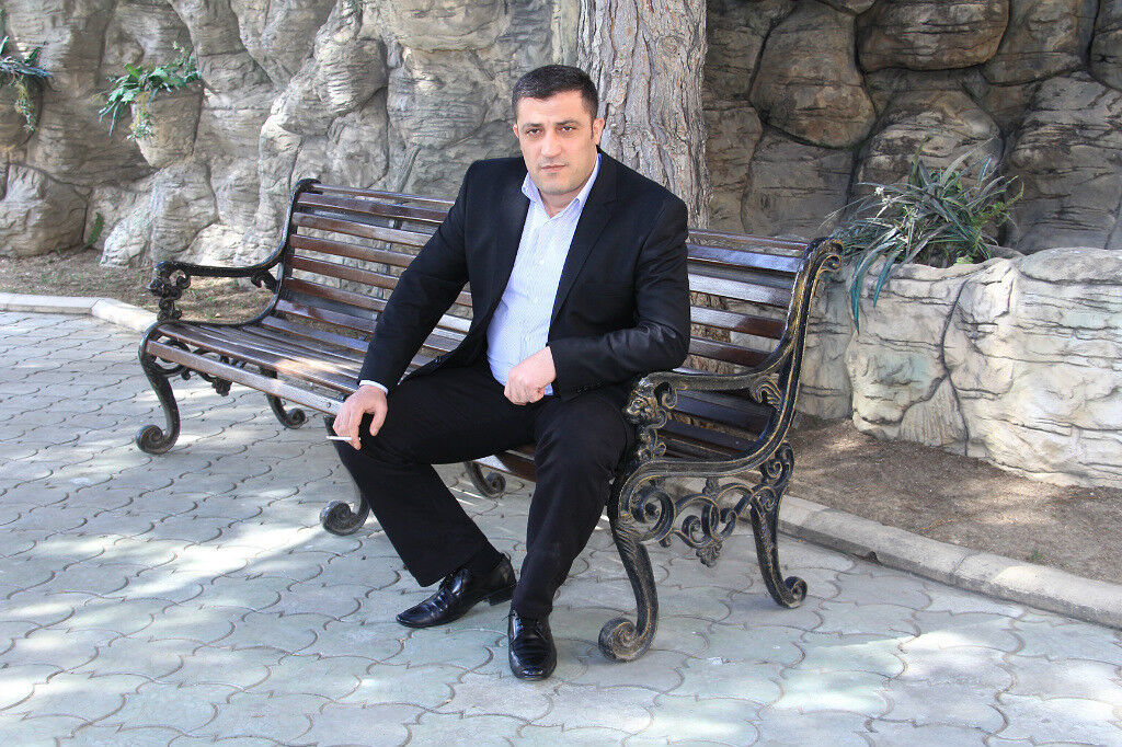  14424600  Rafiq, 49 ,    