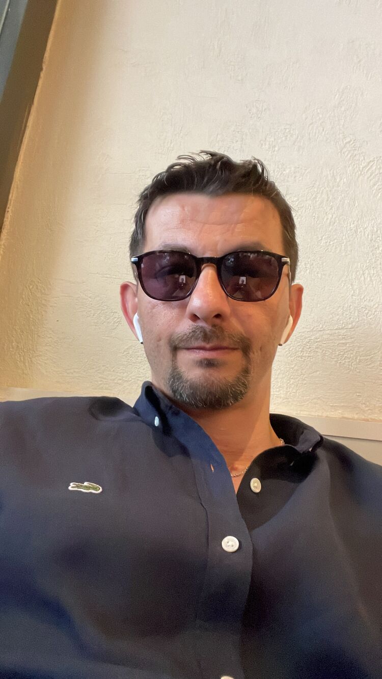  52783950  Serkan, 42 ,    