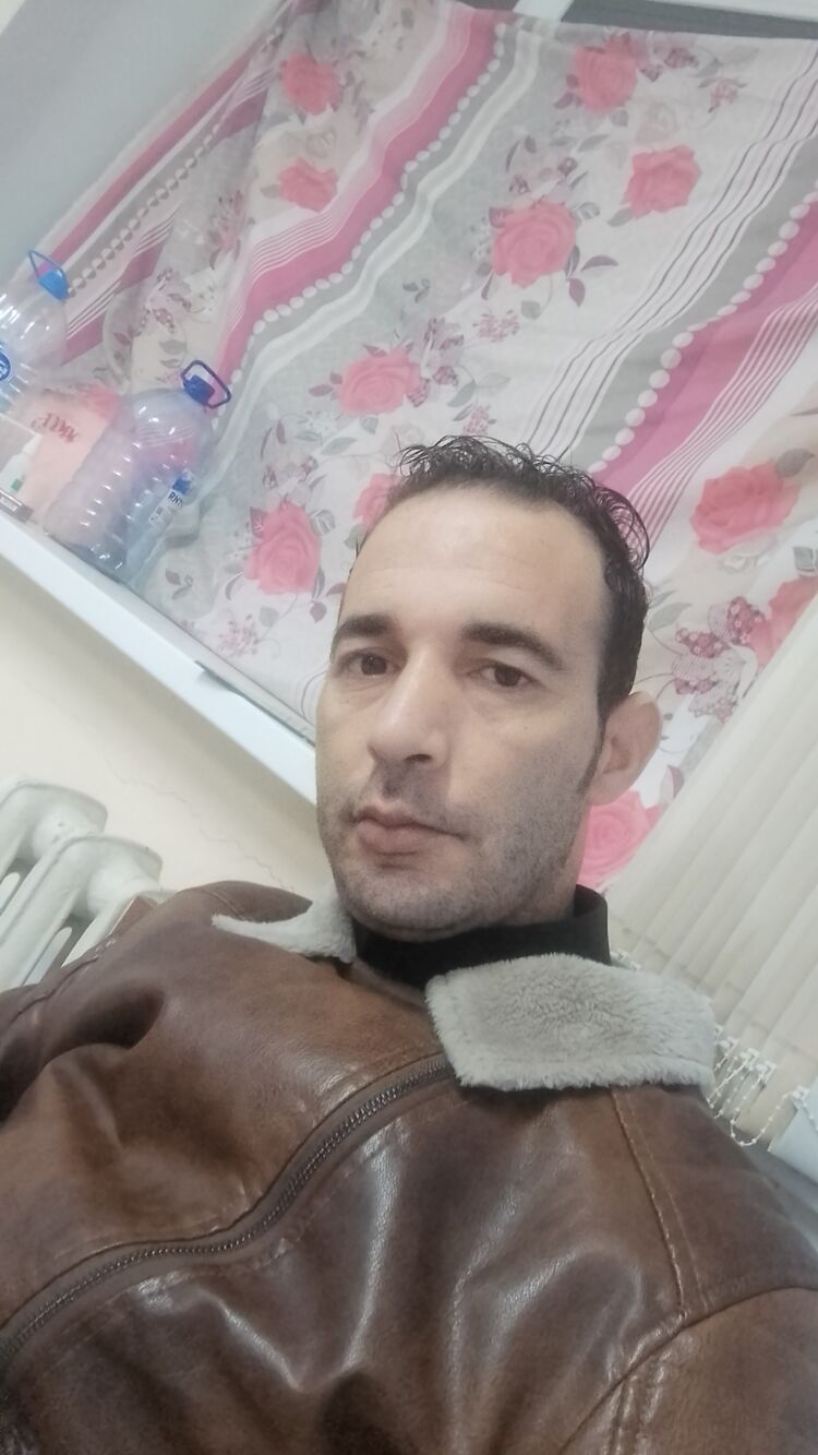  ,   Haddou, 37 ,   ,   , c , 
