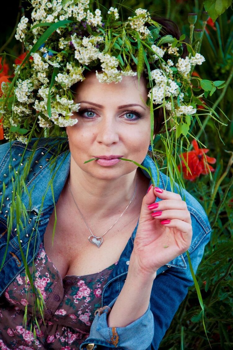  ,   Lana, 48 ,   ,   , c 