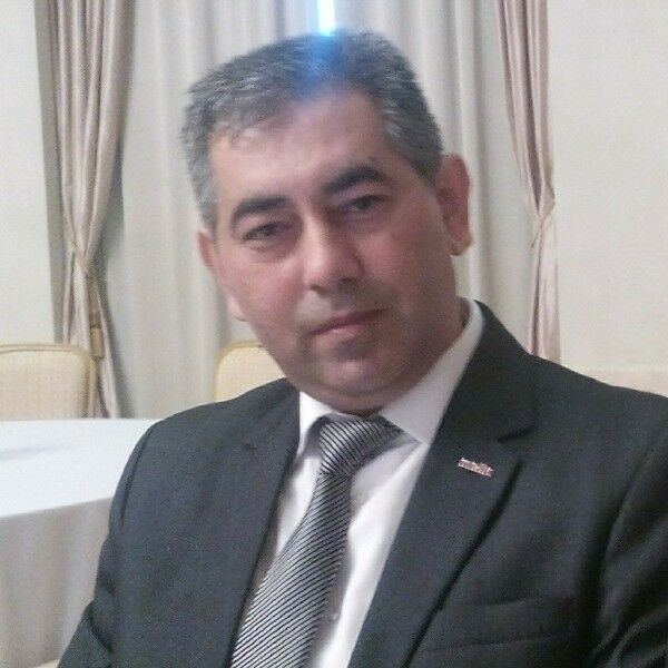  18482250  Vaqif, 52 ,    