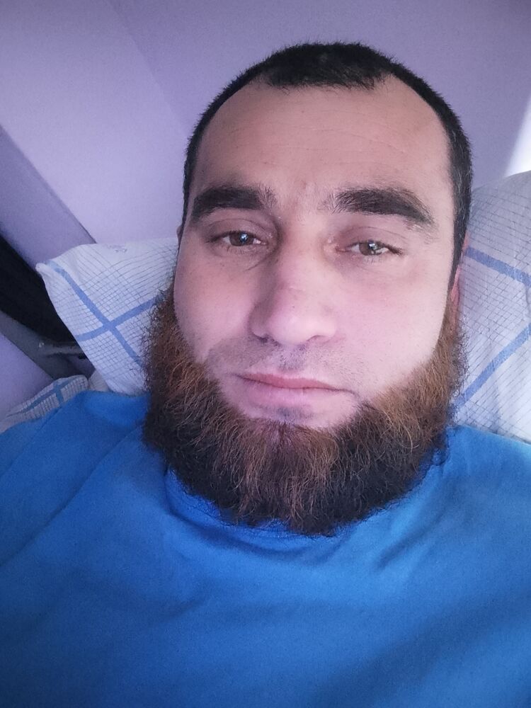  49696670  , 37 ,    