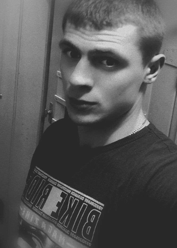  53753840  Sergei, 31 ,    