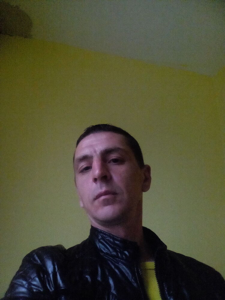  -,   Artur, 49 ,   ,   , c 