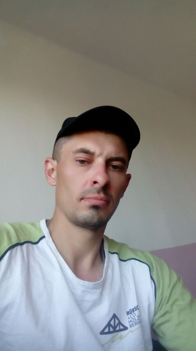  16546540  , 40 ,    Praha