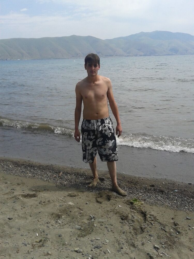  ,   ARTUR, 33 ,   
