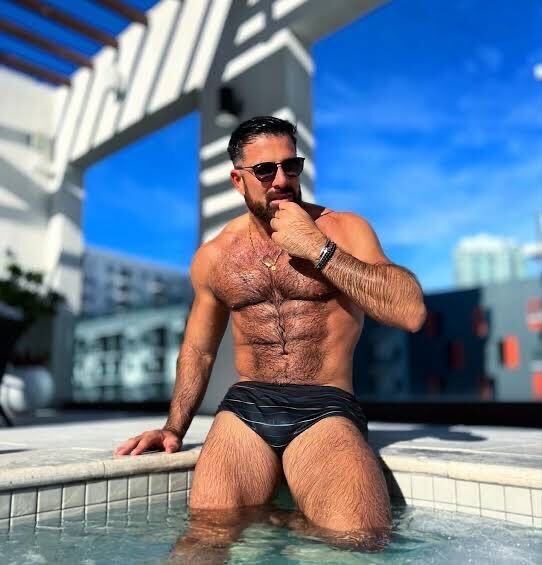  46865030  Federicodiaz, 60 ,    Orono