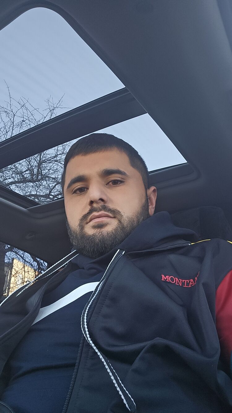  51745270  Shexnazar, 31 ,    