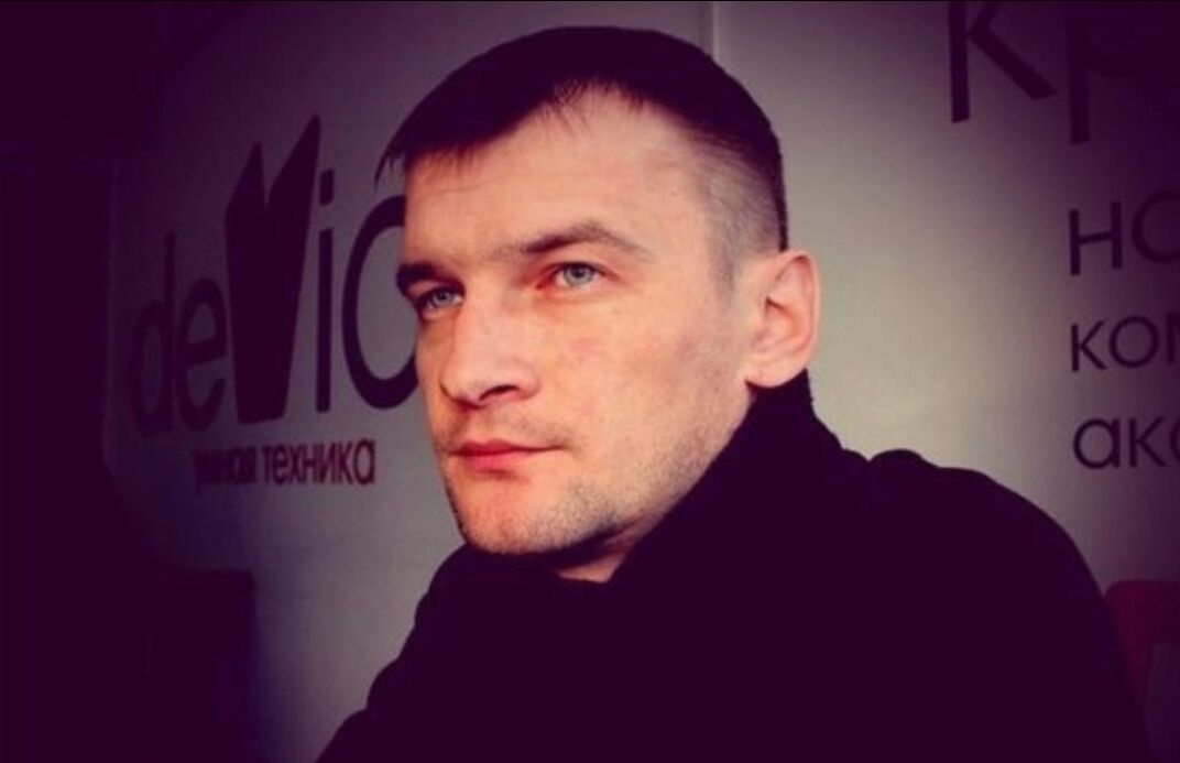  52218490  Viktor, 47 ,    