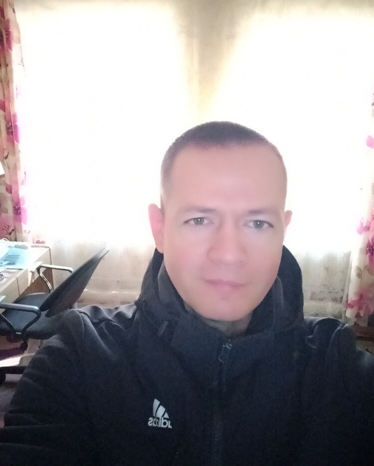  25254620  Stanislav, 35 ,    