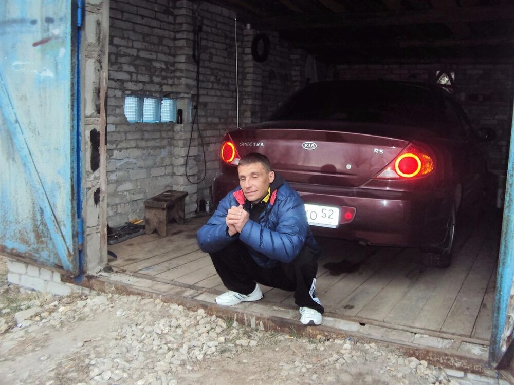  9640990  Maikl, 47 ,    