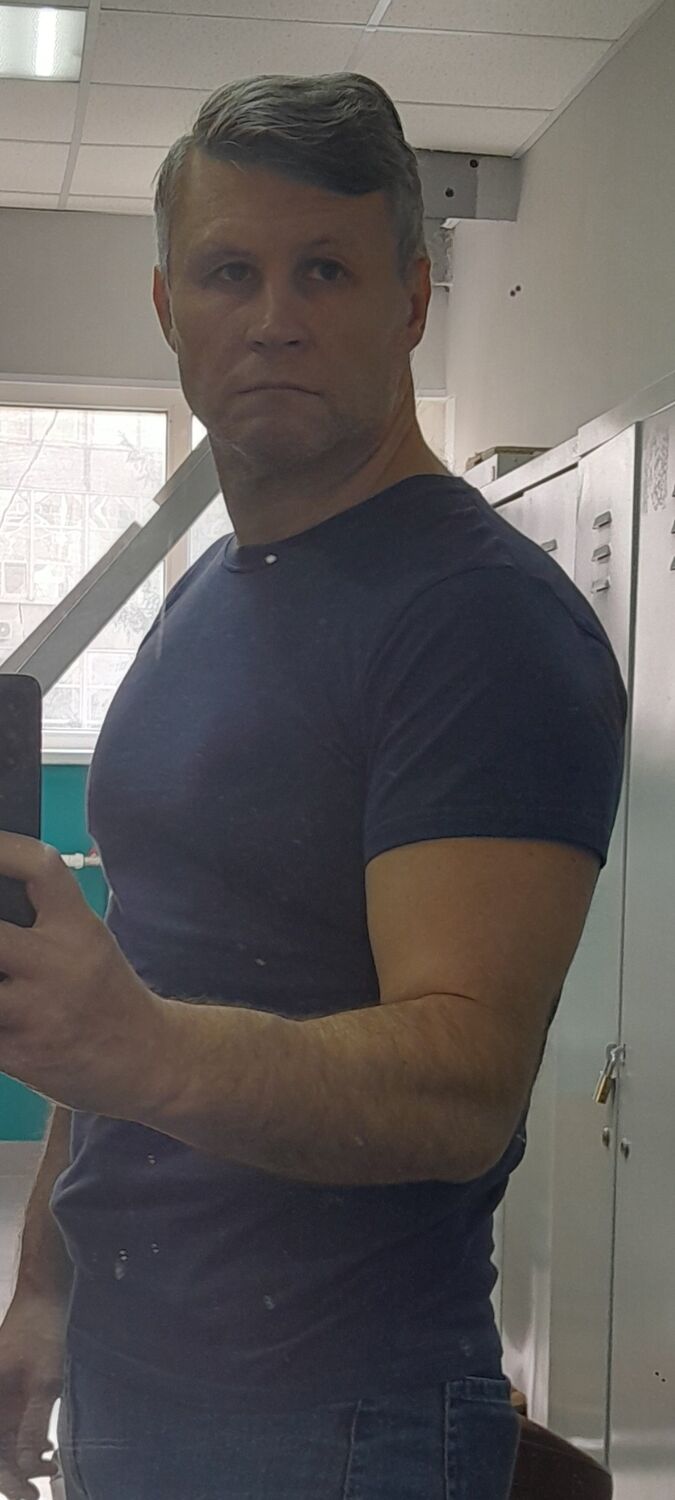 53627240  Anton, 42 ,    -