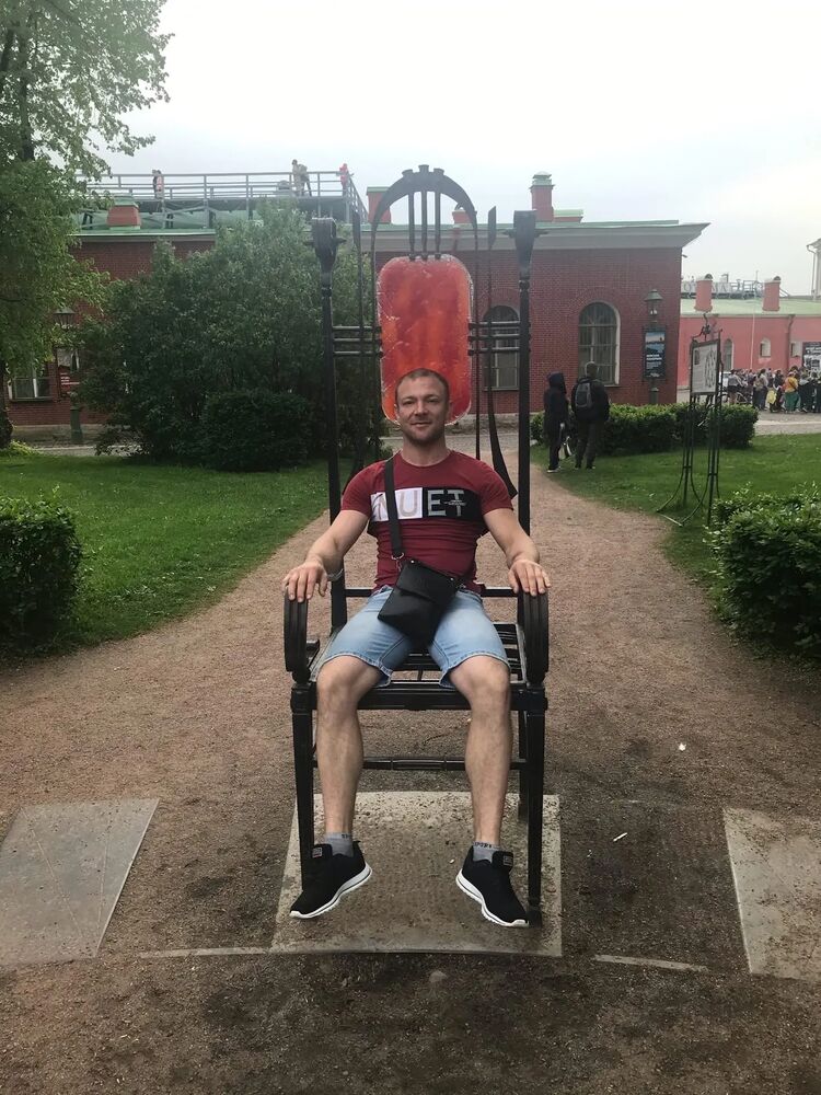  ,   Roman, 37 ,   c 