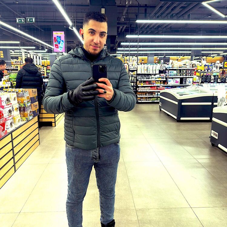  45440860  Mohamed, 31 ,    