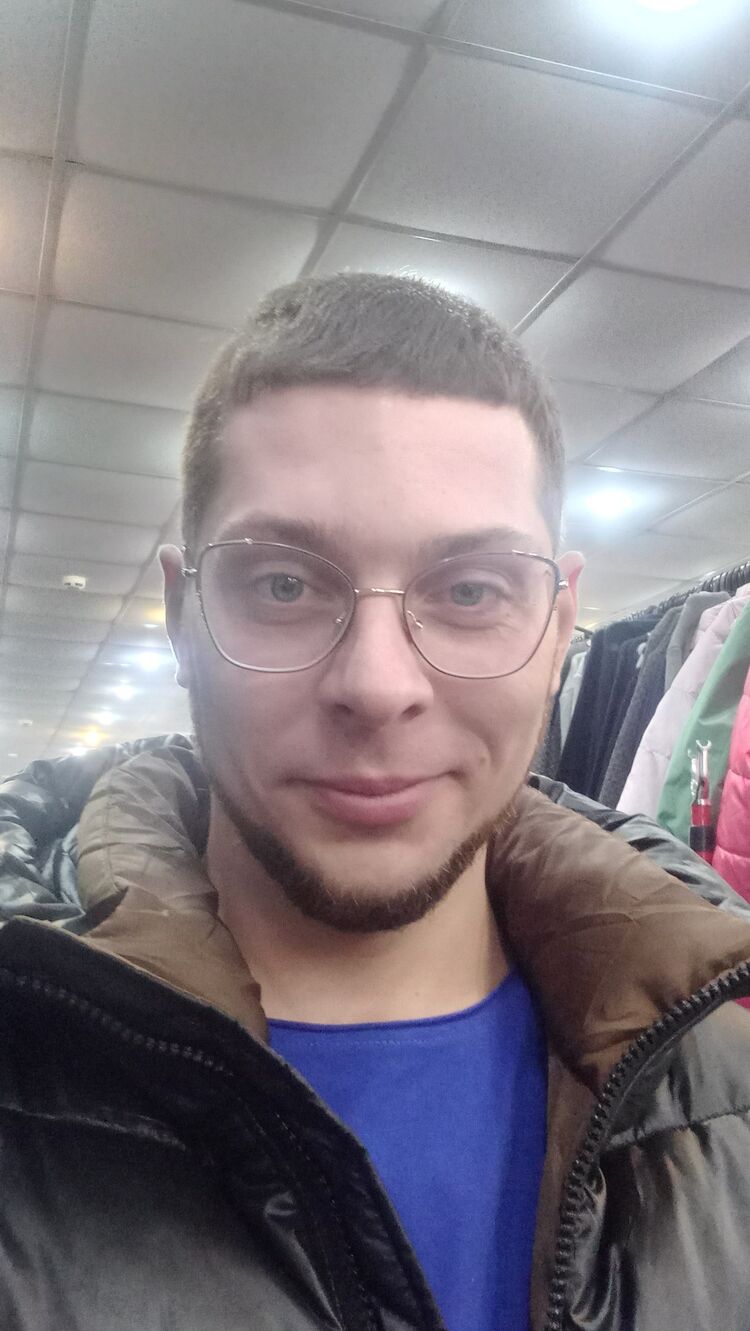  ,   Viktor, 31 ,   ,   , c , 