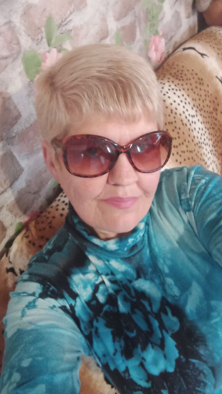  52357680  Ekaterina, 56 ,    