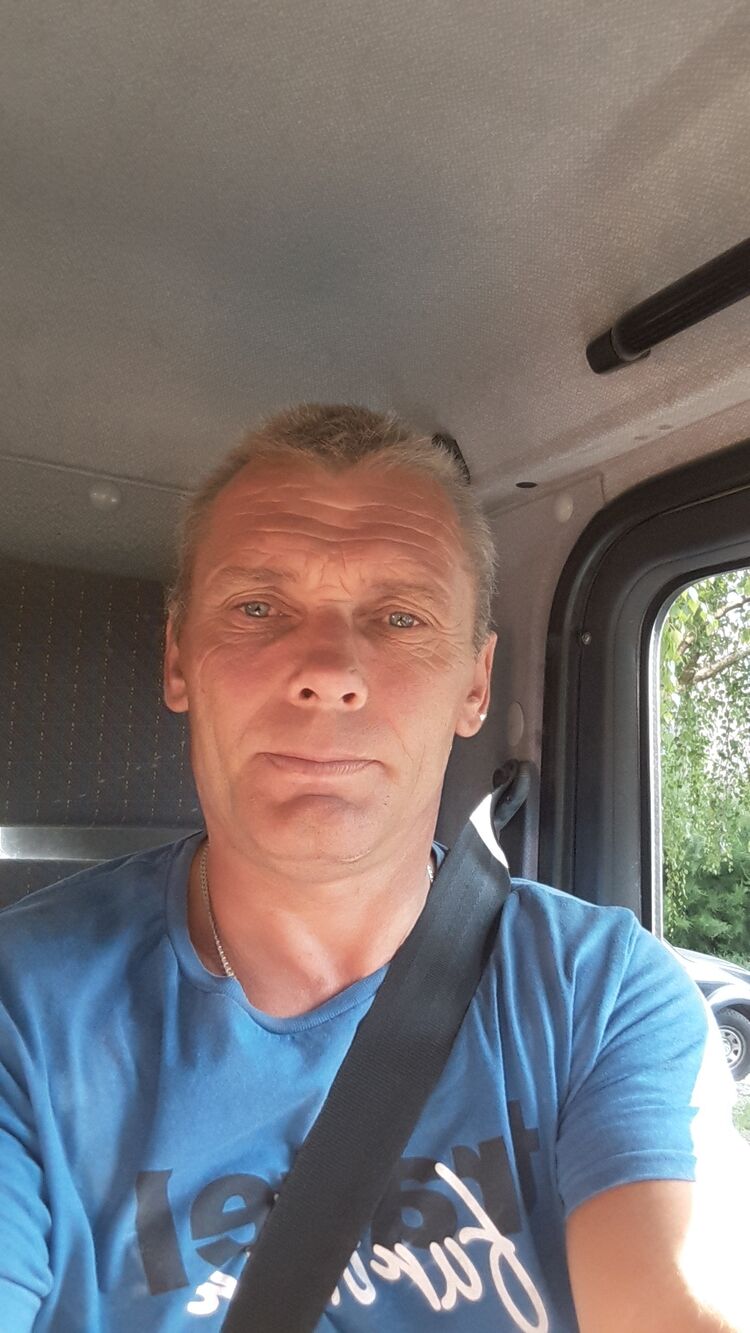  22809780  Ruslan, 48 ,     