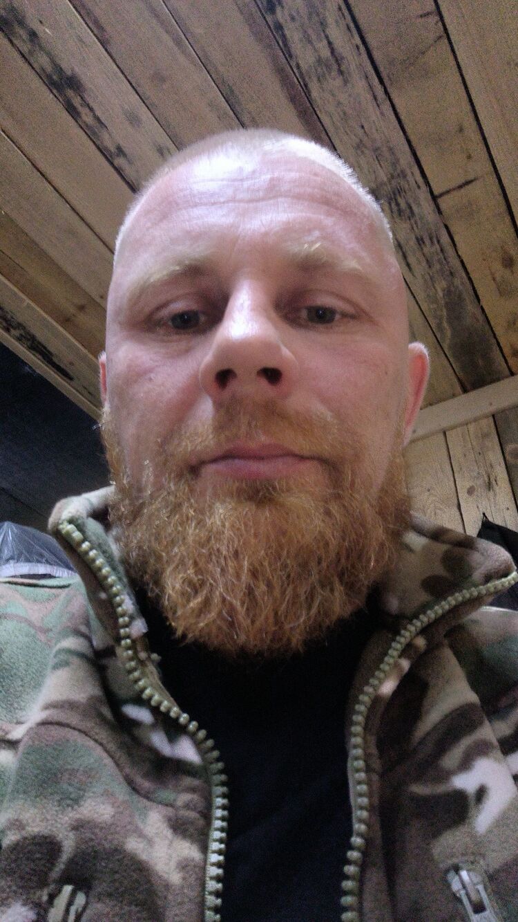  54454320  Pavel, 36 ,    