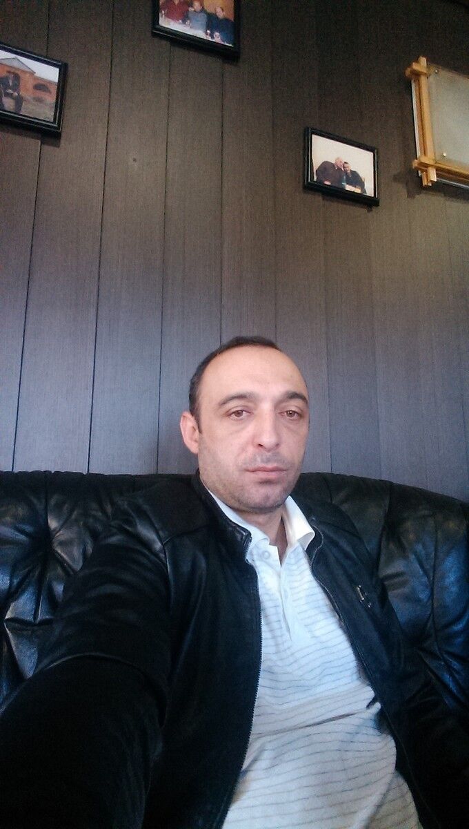  11958490  Bahe, 44 ,    