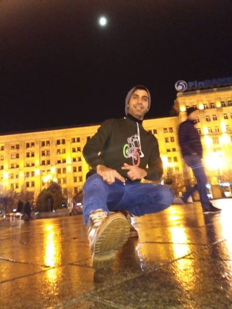  ,   Farzad, 38 ,   ,   , c 