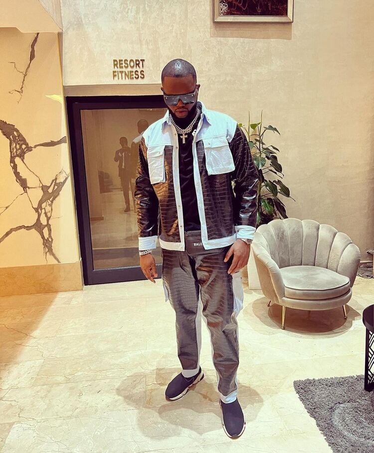  45055760  Frenk, 35 ,    