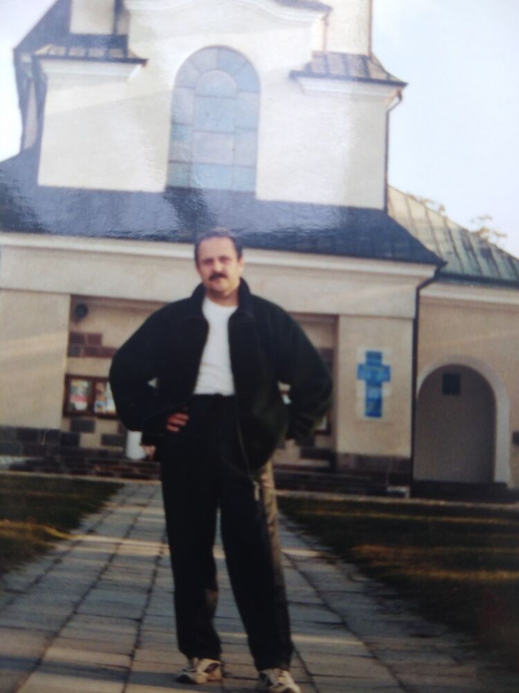  19757960  Yevgeniy, 59 ,    
