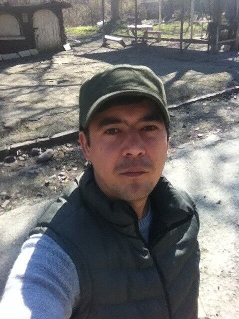  17877790  NEZNAKOMEC, 35 ,    