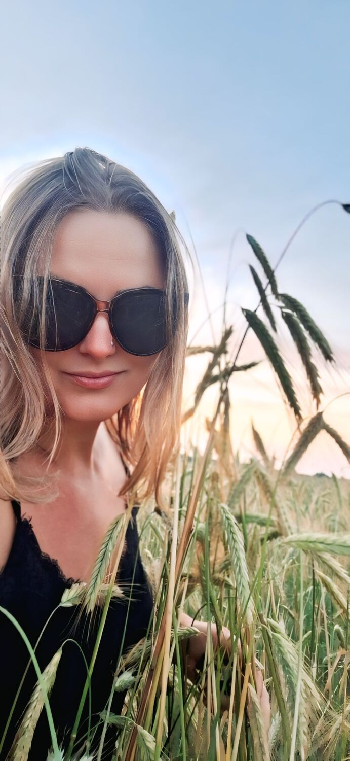  ,   Eleonora, 36 ,   ,   