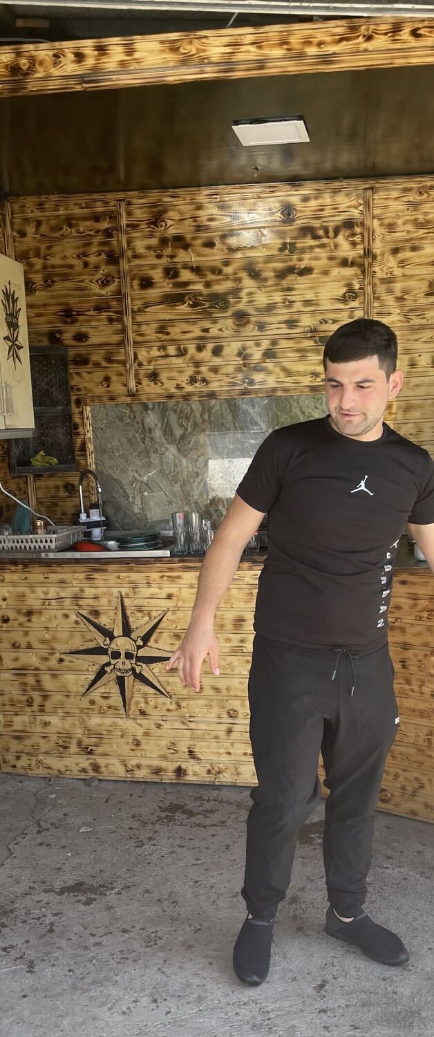  37753760  Armen, 30 ,    