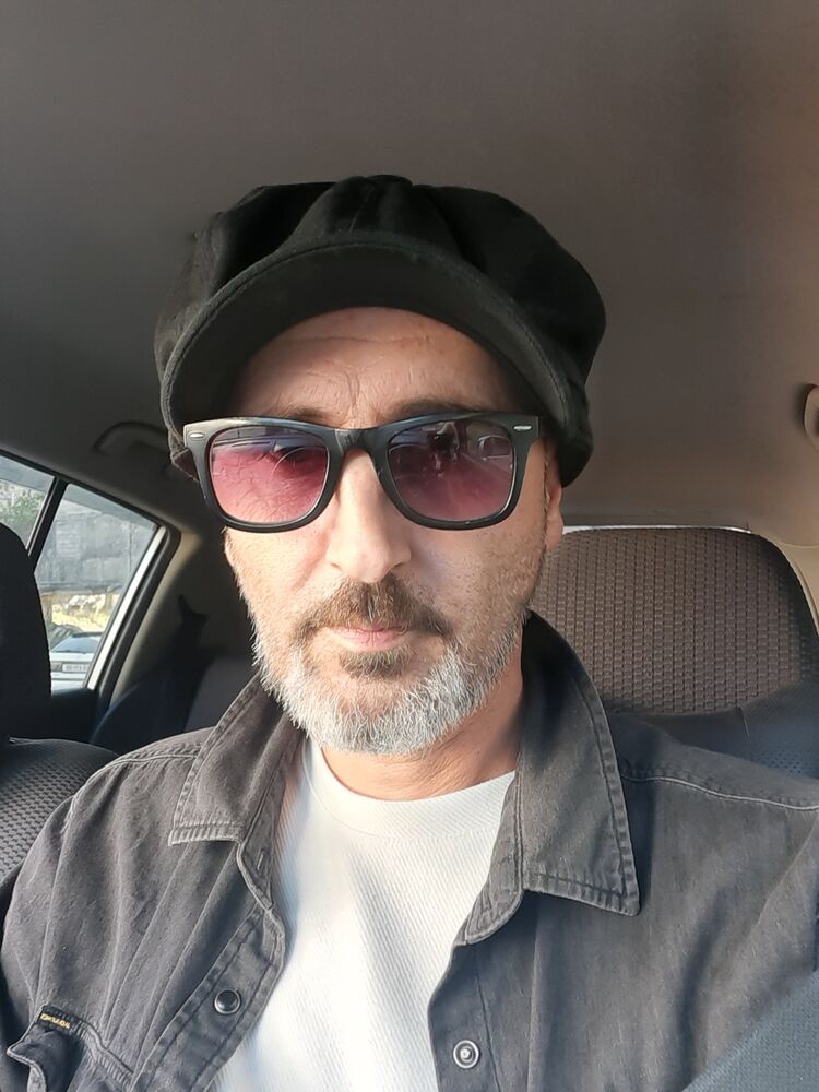  38757980  Gabriel, 42 ,    