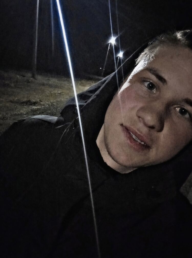  ,   Maxim, 22 ,   ,   